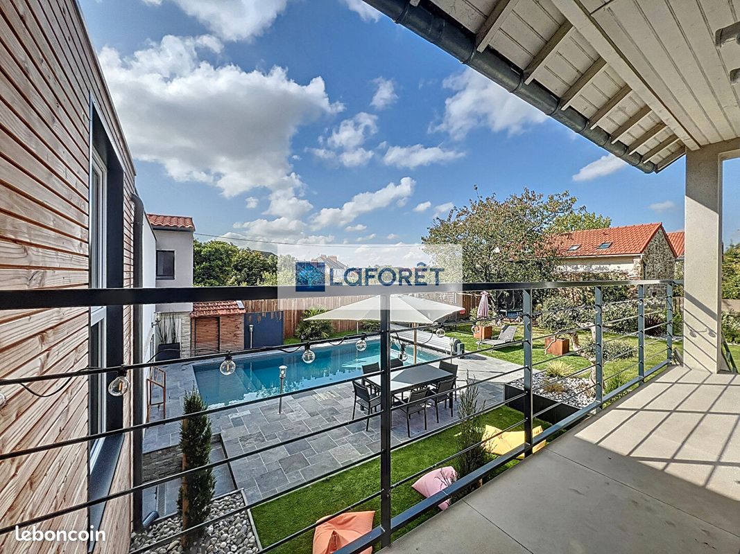 Maison 8 pièces 221 m² · à Cholet · 221 m² · 559 075 €
