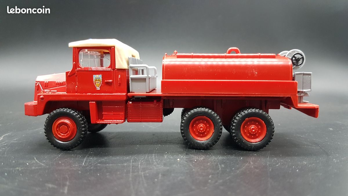 Solido 1/50 Camion Berliet GBC KT Citerne - Armée Française (TBE)
