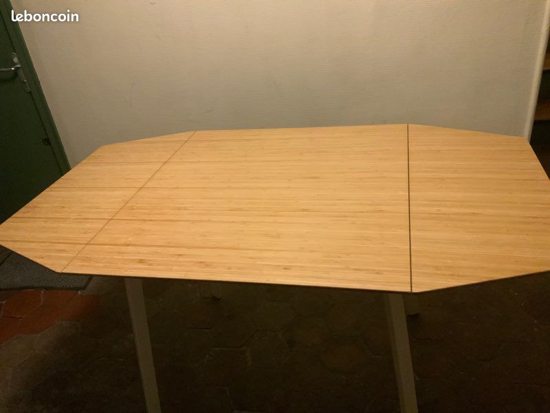 Table de salle à manger/à rabats, marque IKEA modèle PS2012, Designer Jon Karlsson, bambou vernis, pieds blanc, 74/106/138 x80 x H/74, dépliante avec 2 rallonges rabattantes. Très bon état. 50 euros (image 6)