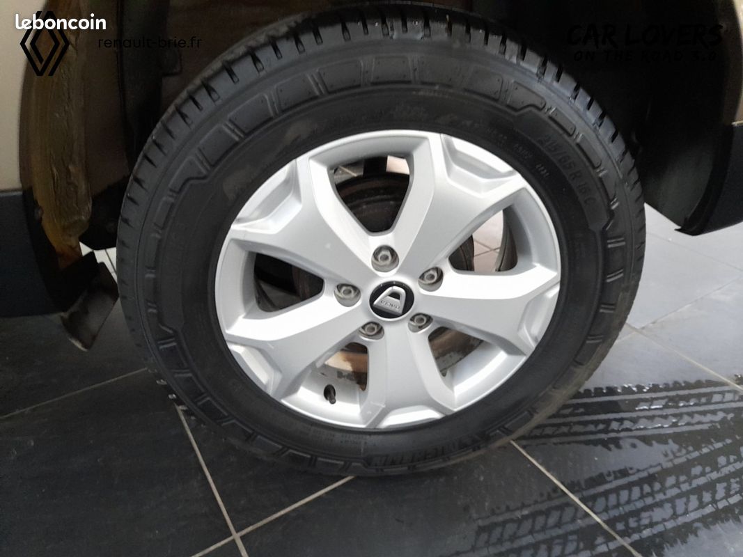 DACIA Duster Blue dCi 115 4x2 Confort (image 9)