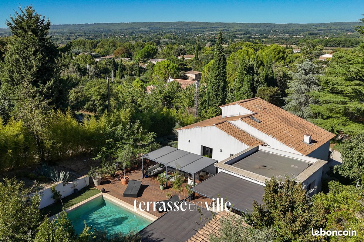 Maison 7 pièces 220 m² · à Aix-en-Provence · 220 m² · 1 050 000 €
