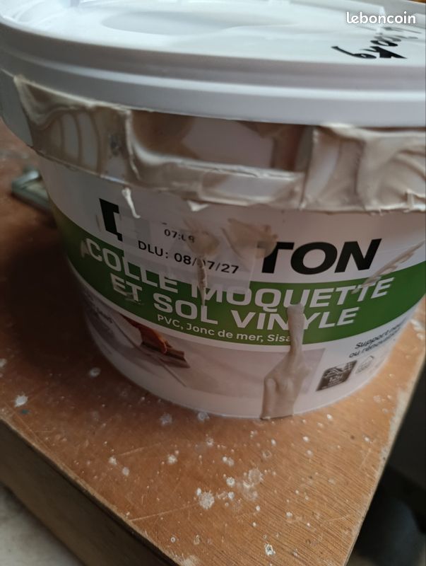 Colle moquette et sol vinyle (image 1)