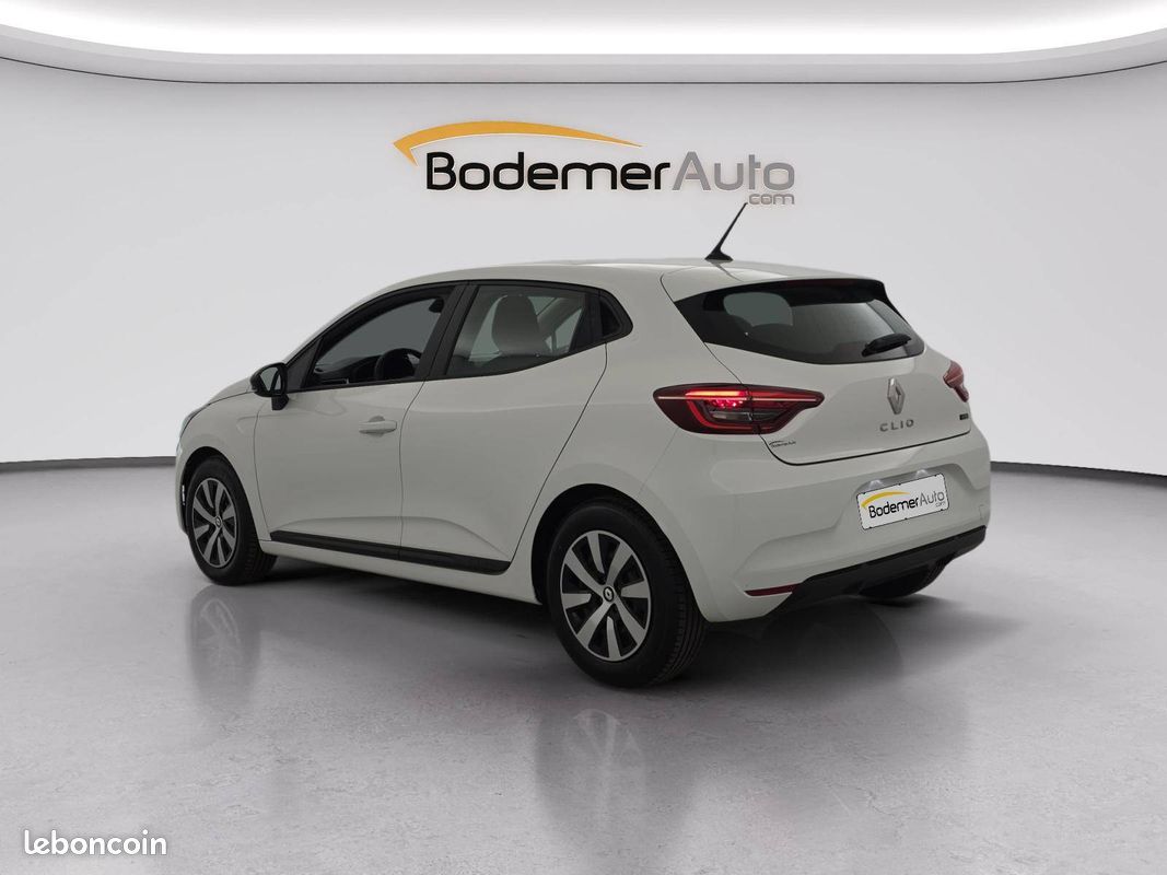RENAULT Clio E-Tech full hybrid 145 Equilibre (image 3)
