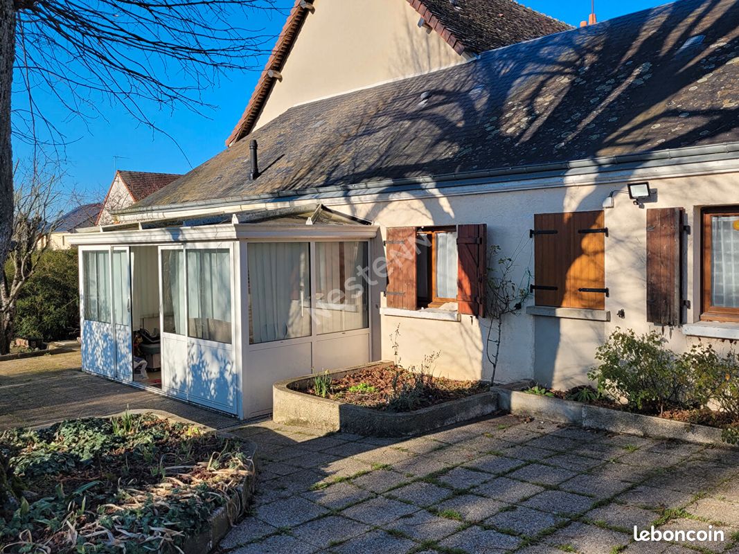 Maison 5 pièces 100 m² · à Saint-Flovier · 100 m² · 99 200 €