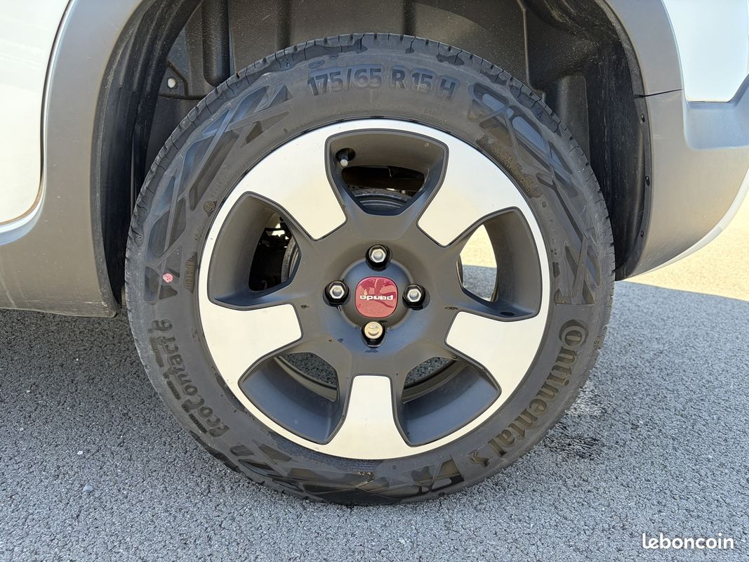 Fiat PANDA 1.0 70CH BSG S&S CROSS (image 9)