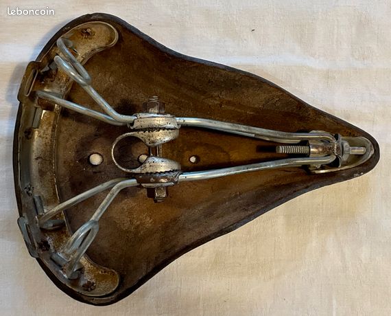 Ancienne Selle Vélo Cuir Triomphe - Marron - Fabriquée En France - Vélo De Ville