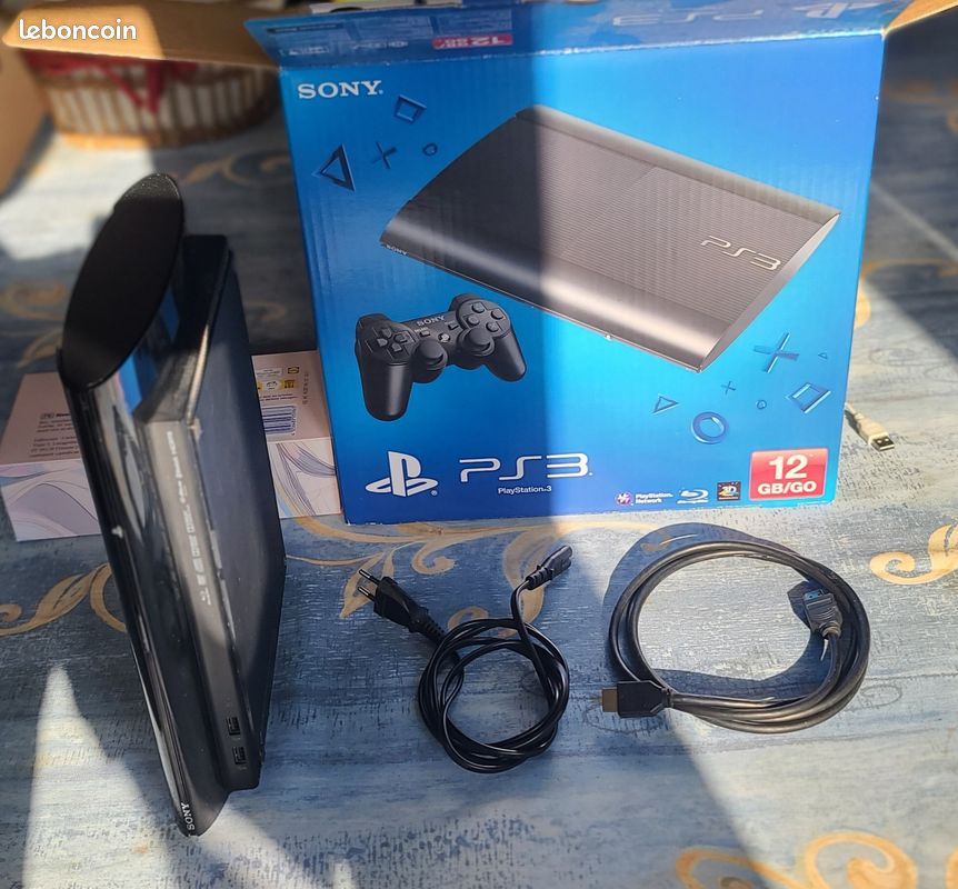 Console PS3 Ultra Slim 500 Go Sony 1 manette sans fil Dualshock 3 +6 jeux + tous les câbles très bon état peu servis livraison possible ou remise en main propre emballage d'origine (image 5)