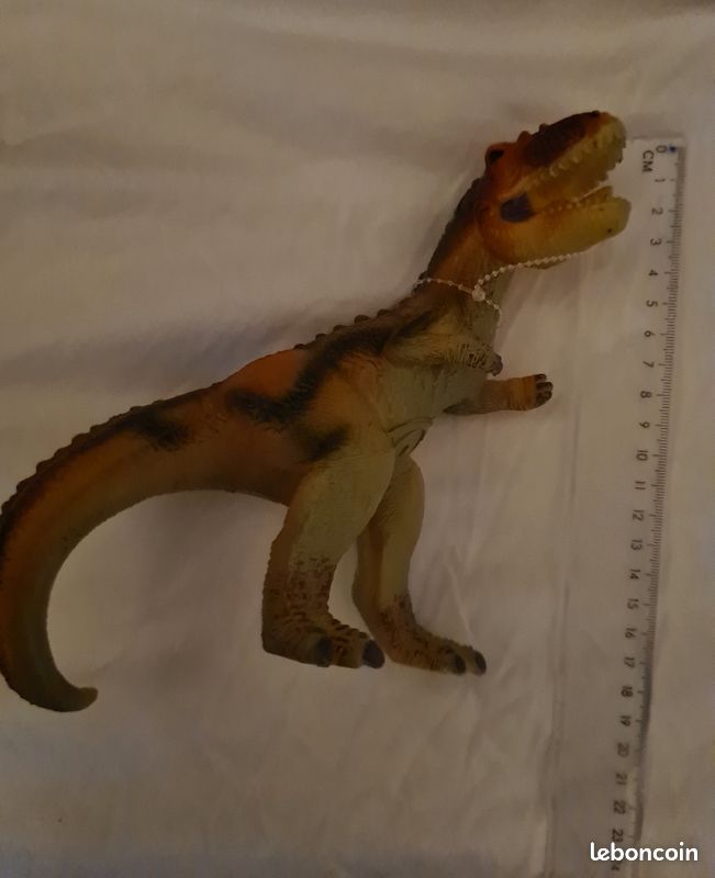 Lot de jouets dinosaures (image 1)