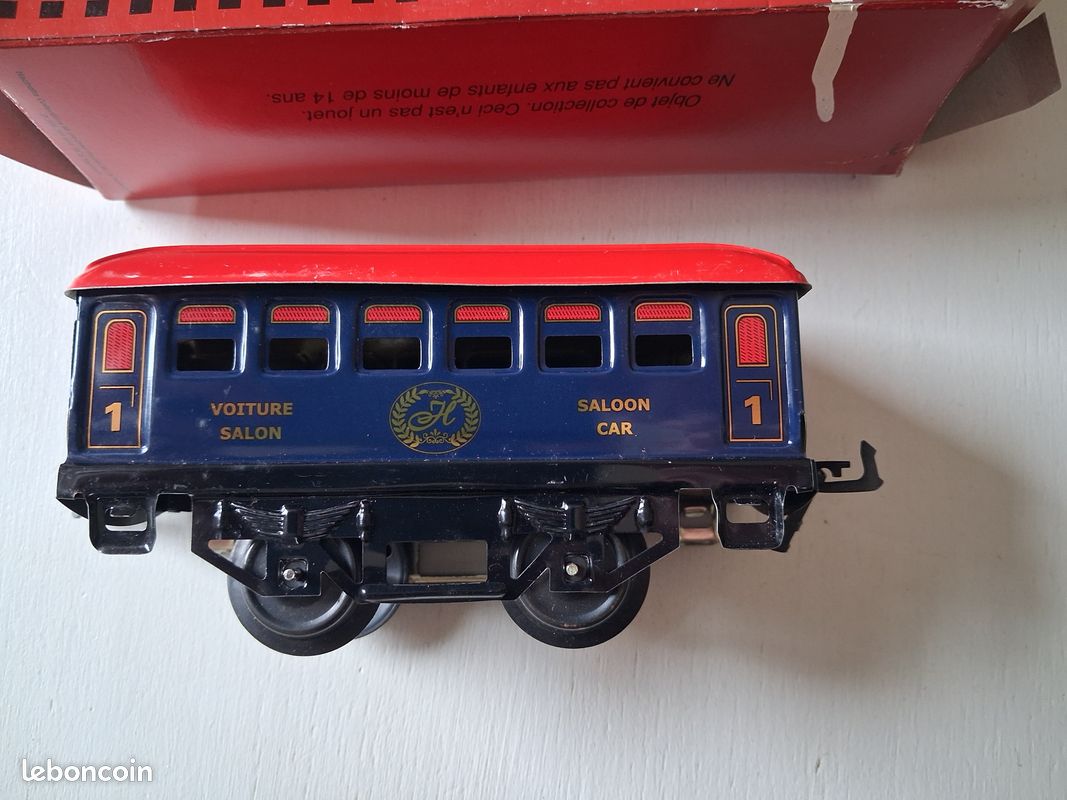 WAGON VOYAGEUR ECHELLE O par HORNBY WAGON VOYAGEUR ECHELLE O par HORNBY