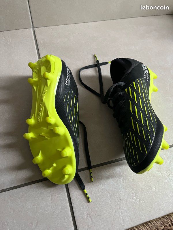 Crampon à visse jeune neuf Under armour 42,5 édition limité - Chaussures