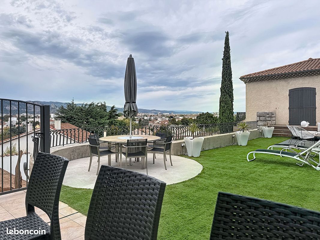 Maison 7 pièces 300 m² · à Valence · 300 m² · 1 095 000 €