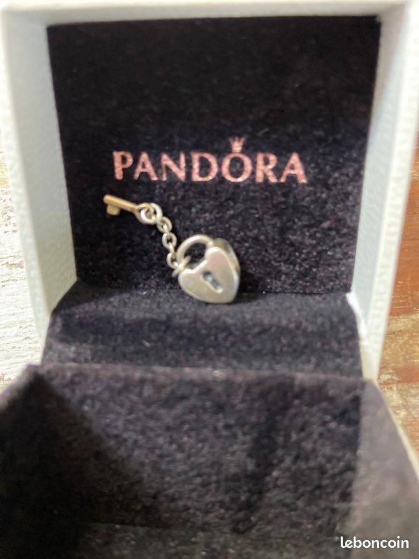 Charm pandora (image 1)