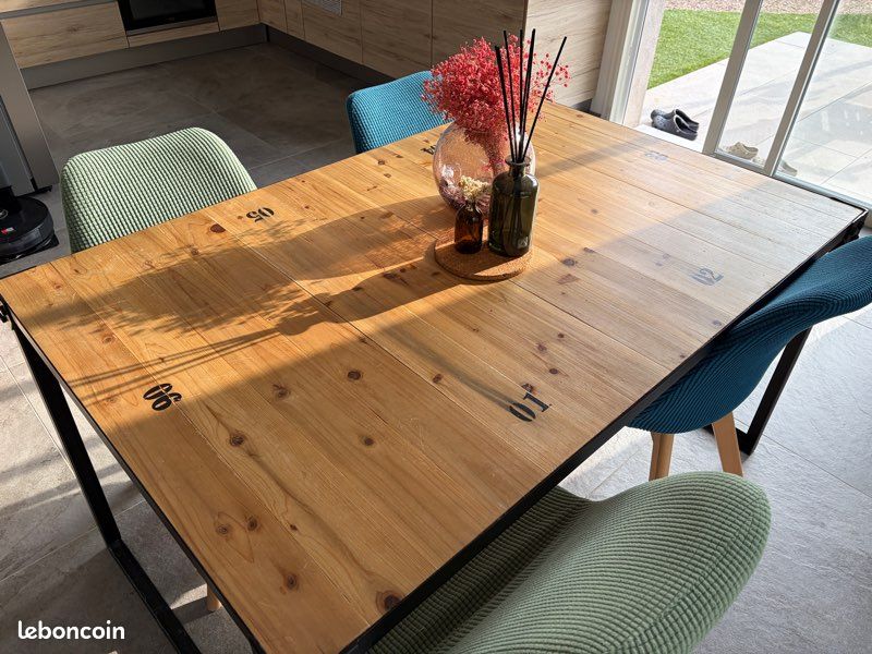 Table à manger industrielle de chez Maison du monde (image 2)