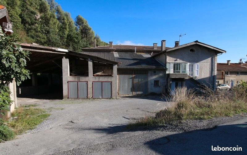 Propriété 5 pièces 158 m² (image 1)