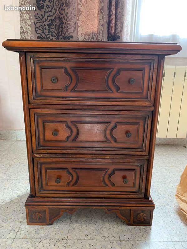 Petit meuble d’appoint / chevet (image 1)