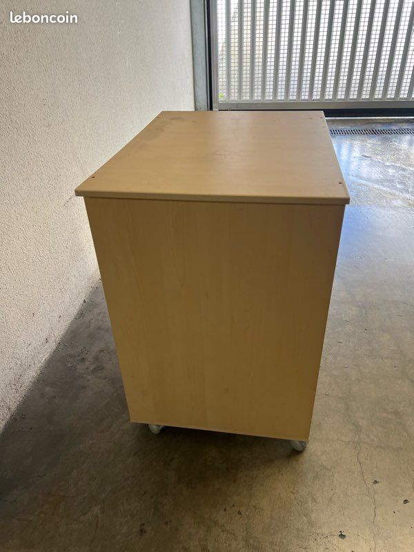 Commode (image 2)