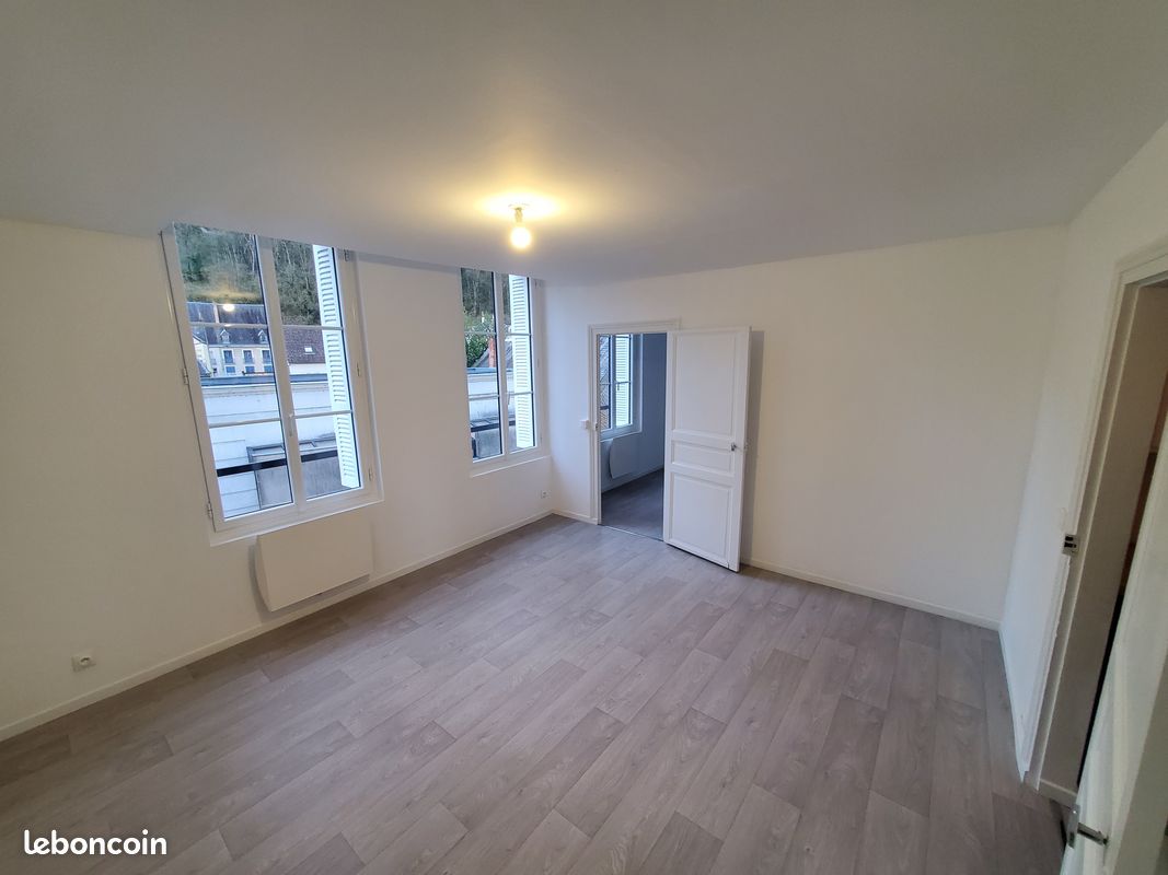 Appartement 3 pièces 57 m² · à La Chartre-sur-le-Loir · 57 m² · 505 €