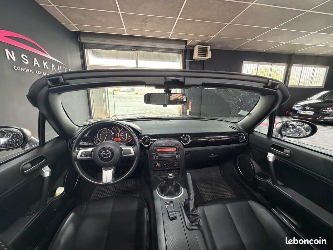 MAZDA MX-5 MX5 1.8L Elegance Cuir TOIT RIGIDE RETRACTABLE (image 23)
