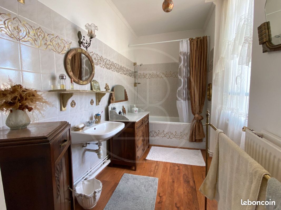 Propriété 14 pièces 375 m² (image 11)