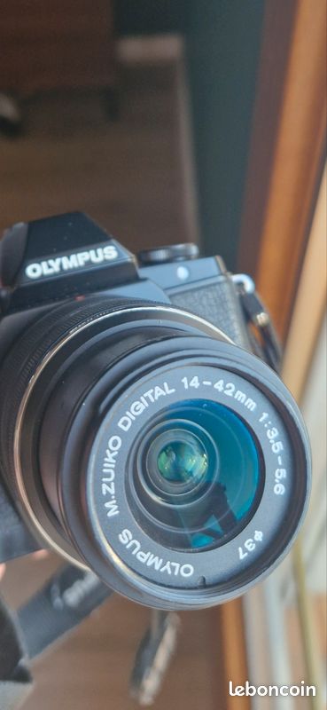 Olympus OM-D E-M10 avec objectif (image 10)