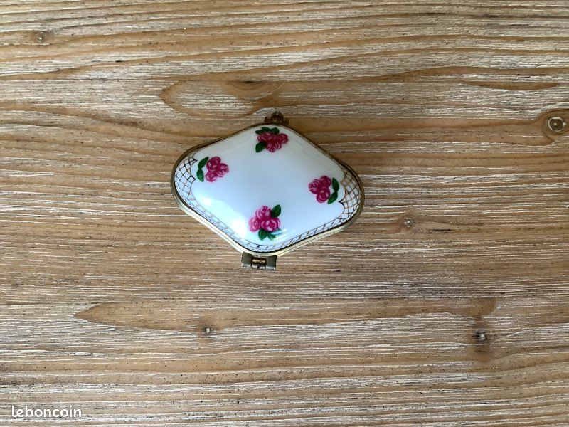 Petite boîte à bijoux en porcelaine où pilulier delprado (image 5)