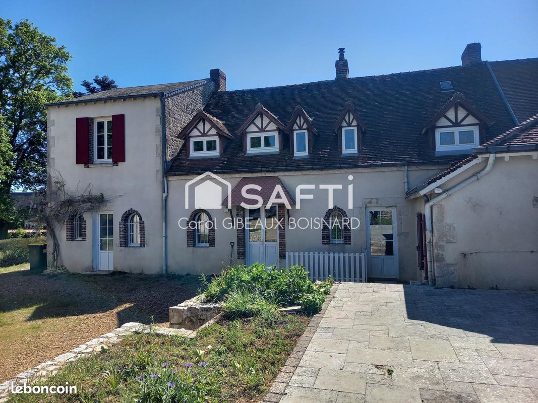 Maison 9 pièces 214 m² · à Cloyes-les-Trois-Rivières · 214 m² · 264 500 €