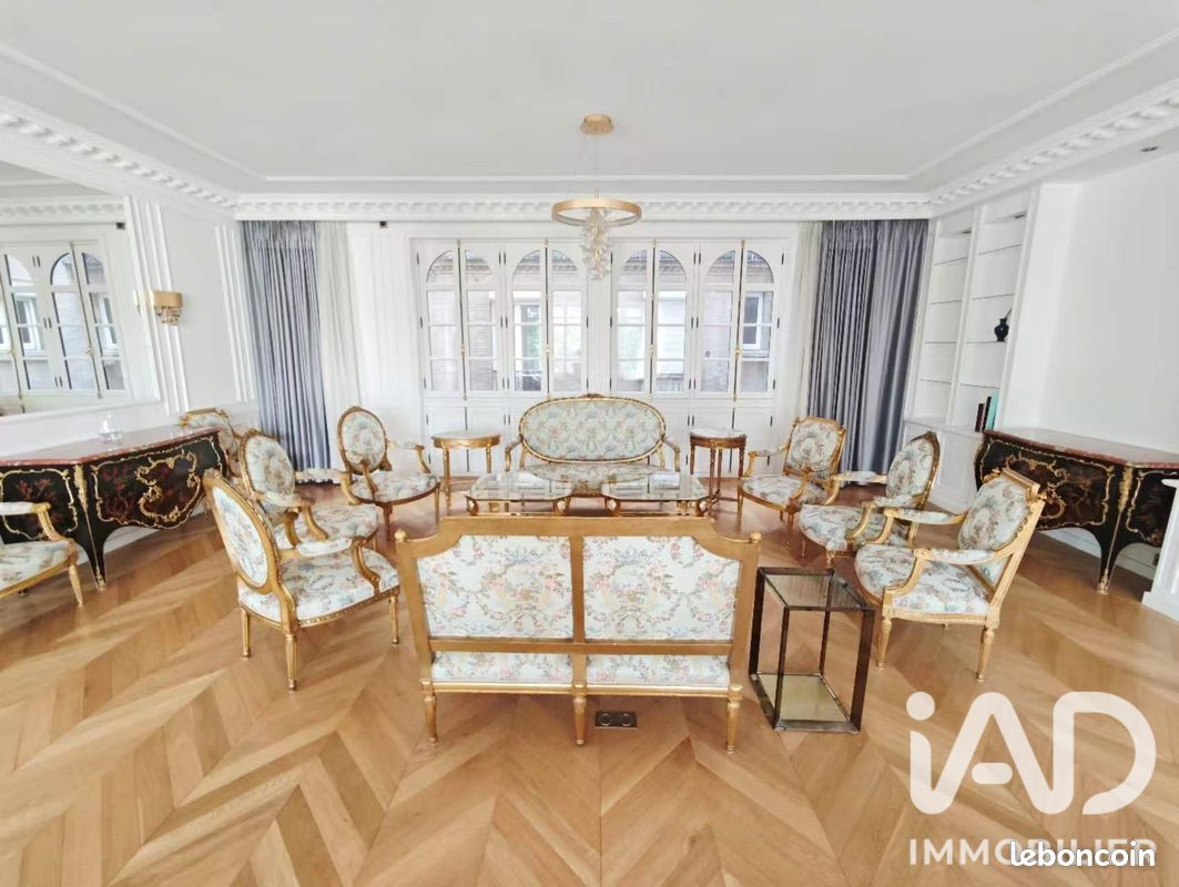 Appartement 6 pièces 225 m² · à Paris · 225 m² · 14 900 €/mois