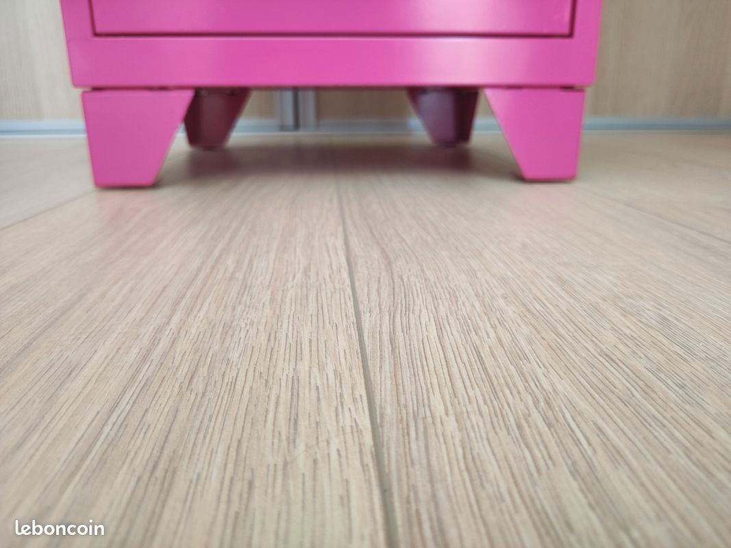 Armoir rose (image 3)
