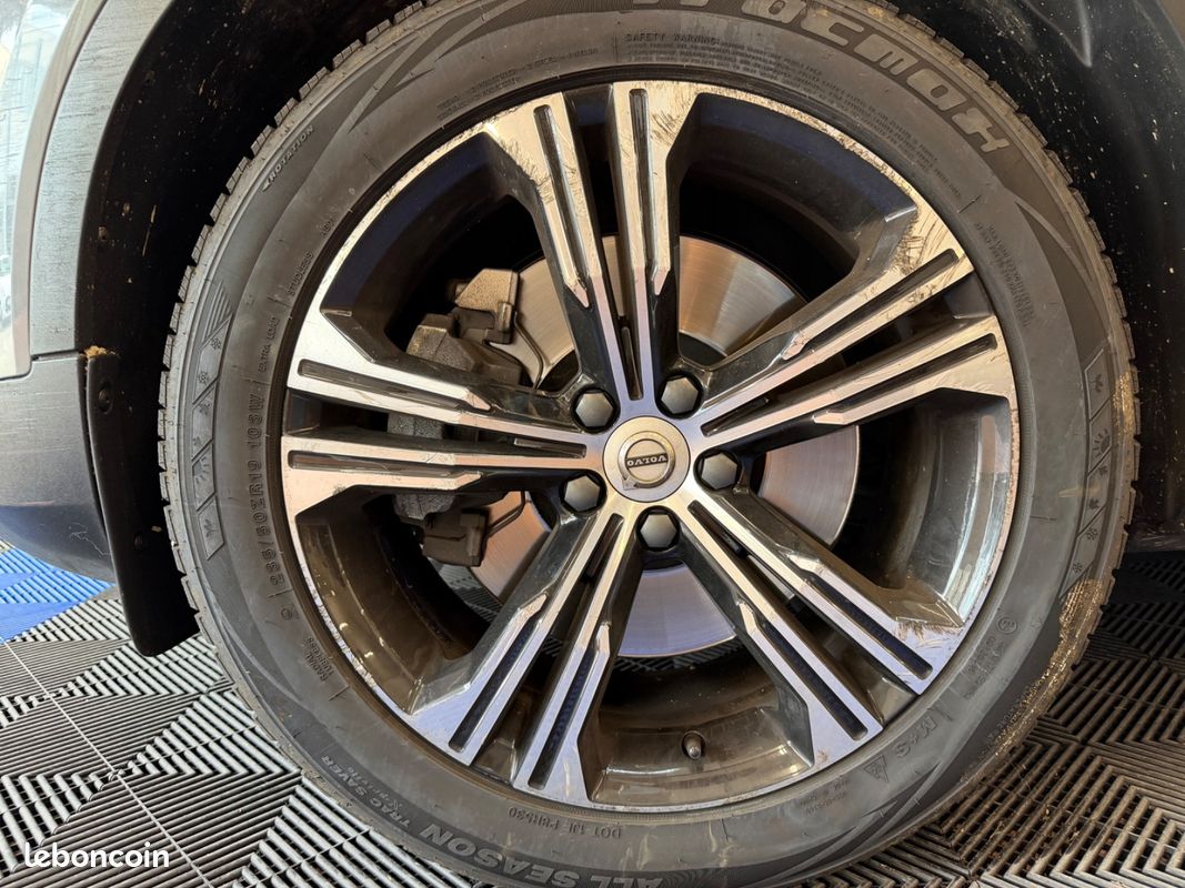 Volvo XC40 T5 Twin engine 261Ch Inscription - TVA RECUPERABLE / 1ERE MAIN / TOIT OUVRANT PANORAMIQUE / COFFRE ELECTRIQUE / CAMERA DE RECUL (image 28)