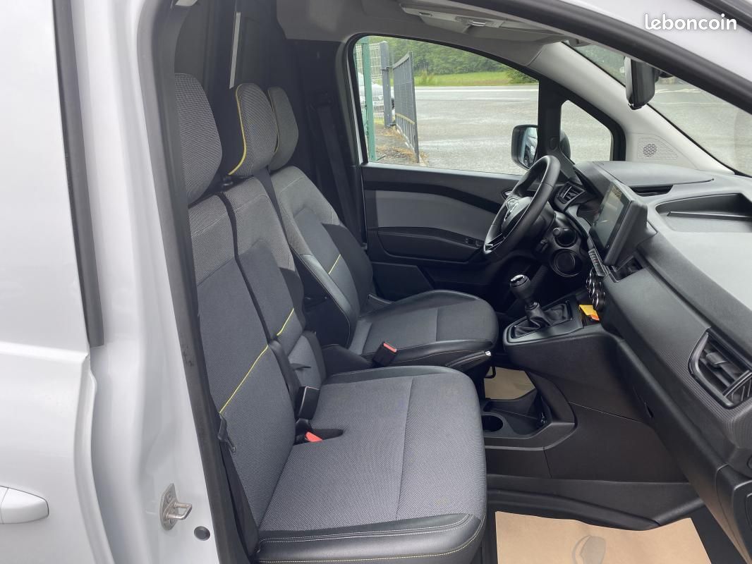 Renault Kangoo 3 VAN EXTRA BLUE DCI 95 (image 16)
