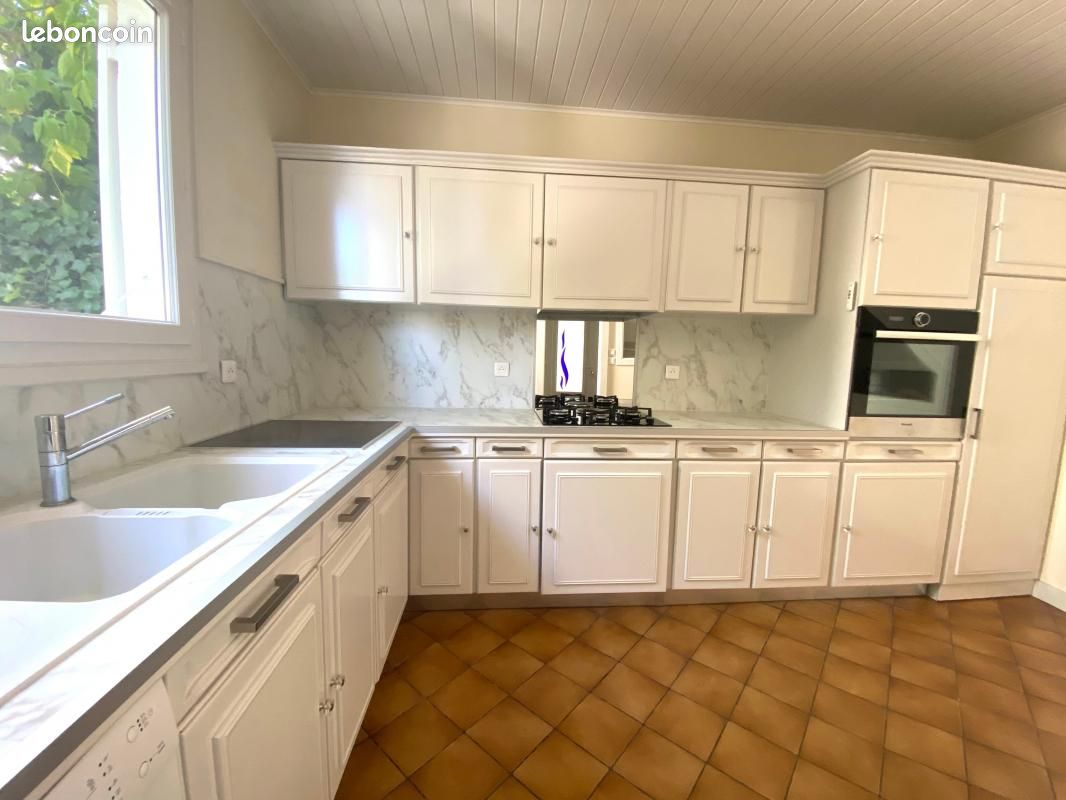 Maison 4 pièces 140 m² - La Rochelle 17000 (image principale 5)