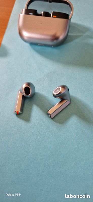 Galaxy buds3 argent - neuf (image 2)
