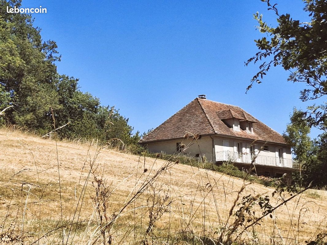 Maison 11 pièces 162 m² · à Vailhourles · 162 m² · 249 000 €