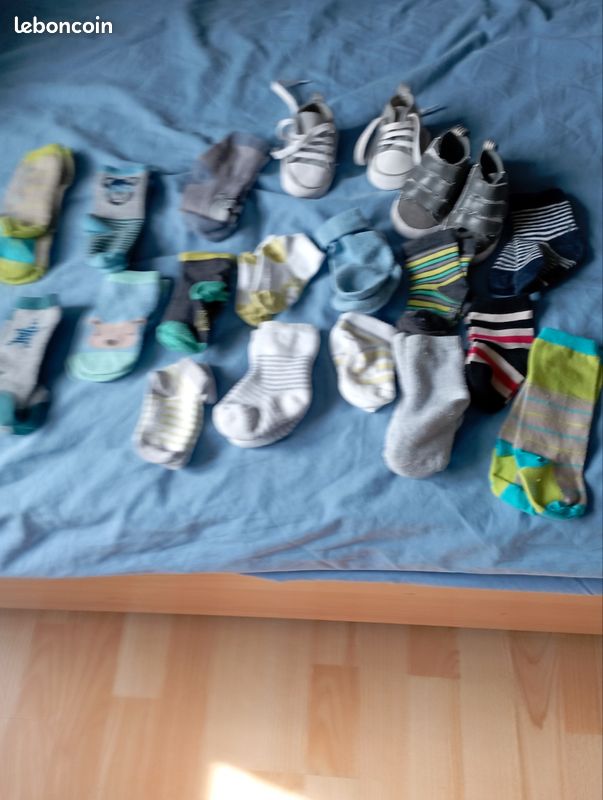 16 paires de chaussettes naissance et 2 paires de chaussures (image 1)