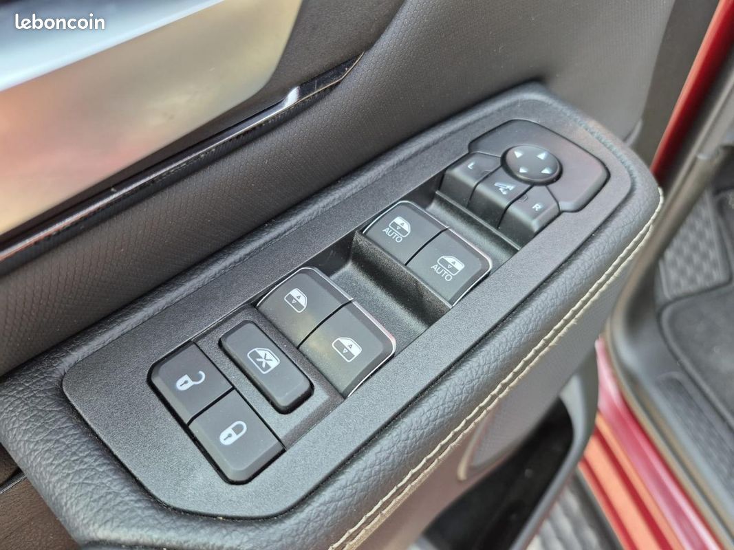 Dodge ram 1500 crew cab sport black package 2025 (image 21)