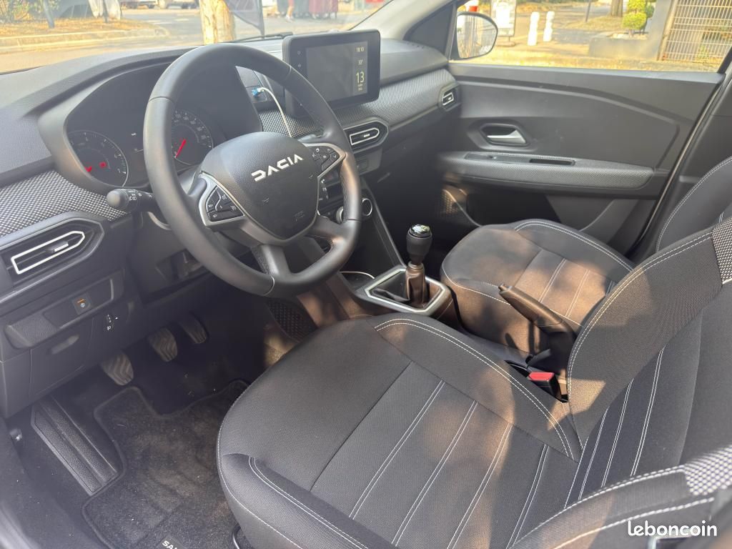 DACIA SANDERO 1.0 SCe - 65 - 24 III BERLINE Expression PHASE 2 (image 32)