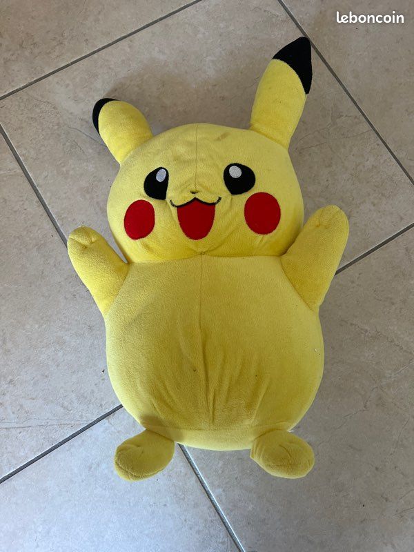 Peluche pikachu (image 1)