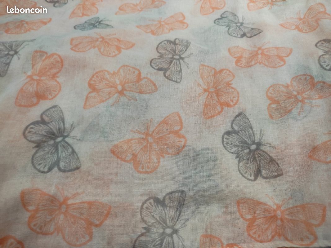 Foulard rose à papillon 🦋 I AM (image 1)