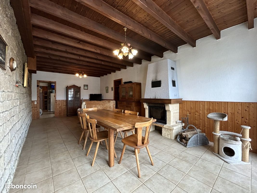 Maison 5 pièces 156 m² · à Villars-Saint-Georges · 156 m² · 35 300 €