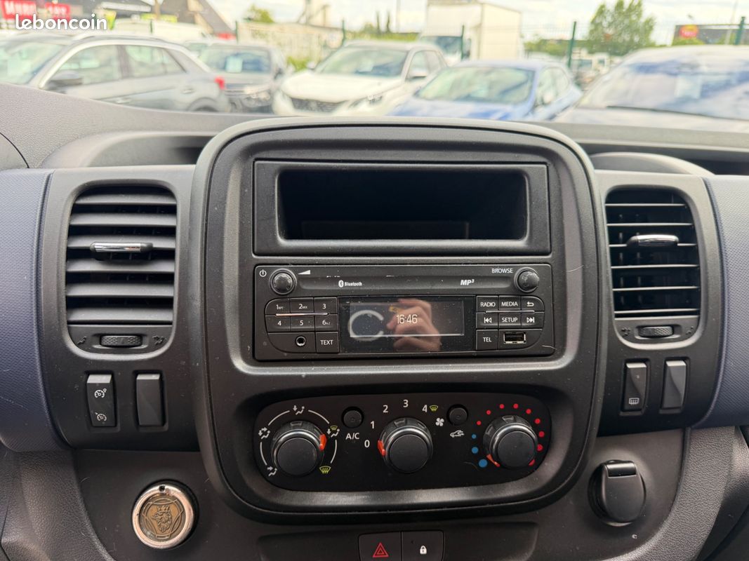 OPEL VIVARO VU FOURGON 1.6 CDTI 115CH 2900 L2H1 LONG - AMÉNAGER VANMANIA - FRIGO - BANQUETTE/LIT - RÉGULATEUr (image 25)