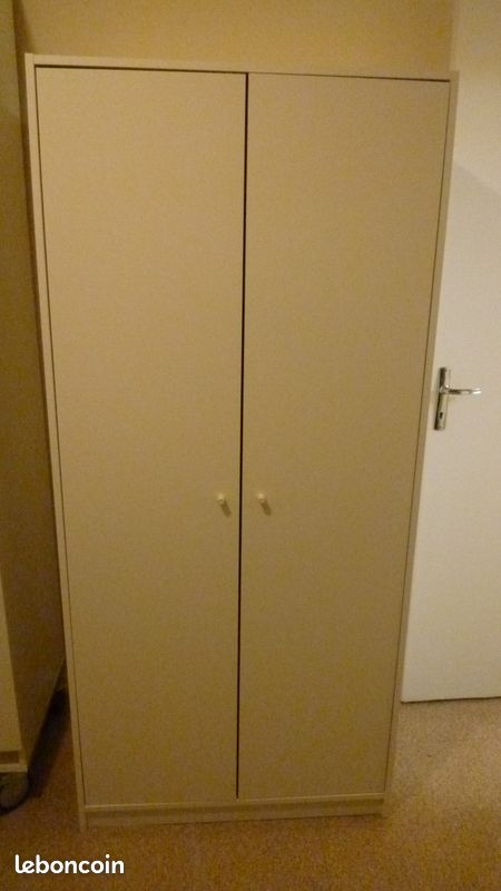 Armoire IKEA – 4 espaces de rangement (image 1)