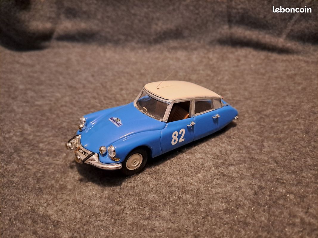 Miniature Citroën DS 21 1967 - Échelle 1/43 Par LVA (éditions Limitées), état Bel