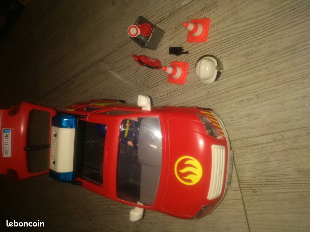 Playmobil pompier voiture (image 1)