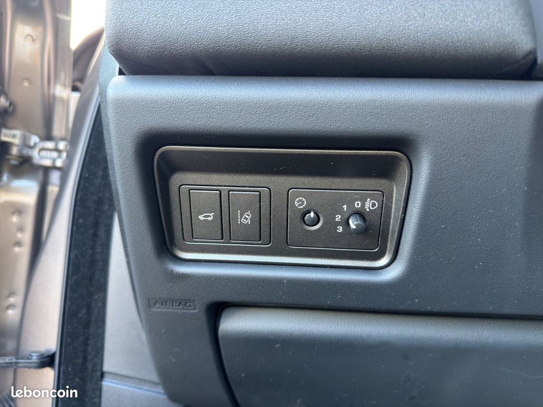 LAND ROVER RANGE ROVER EVOQUE eD4 150 BVM SE (image 21)