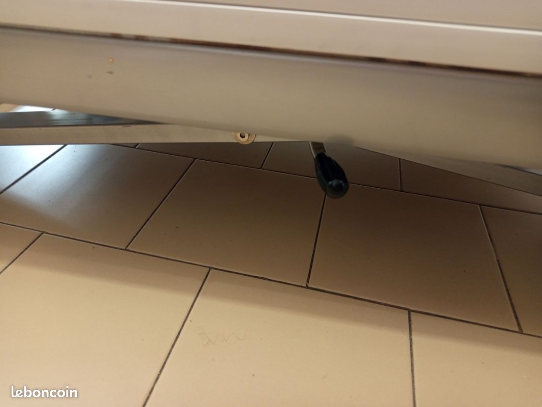 Table relevable (image 7)