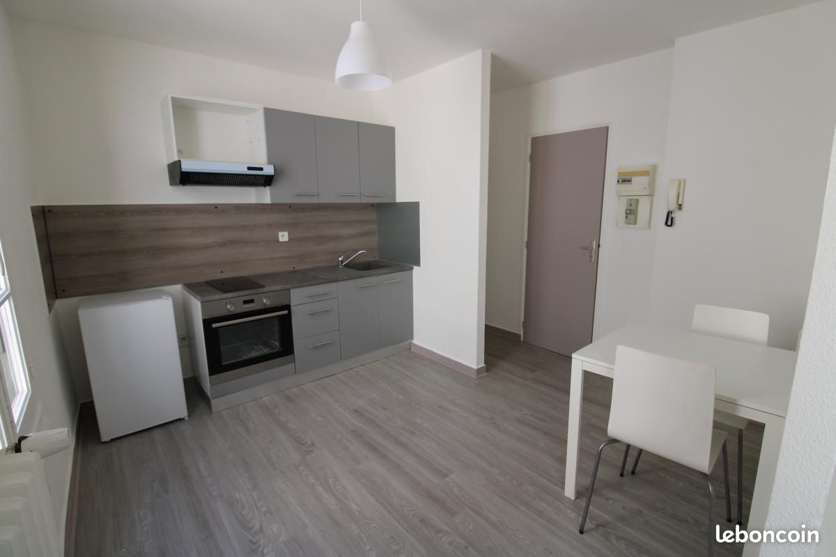 Appartement 1 pièce 30 m² · à Le Puy-en-Velay · 30 m² · 383 €