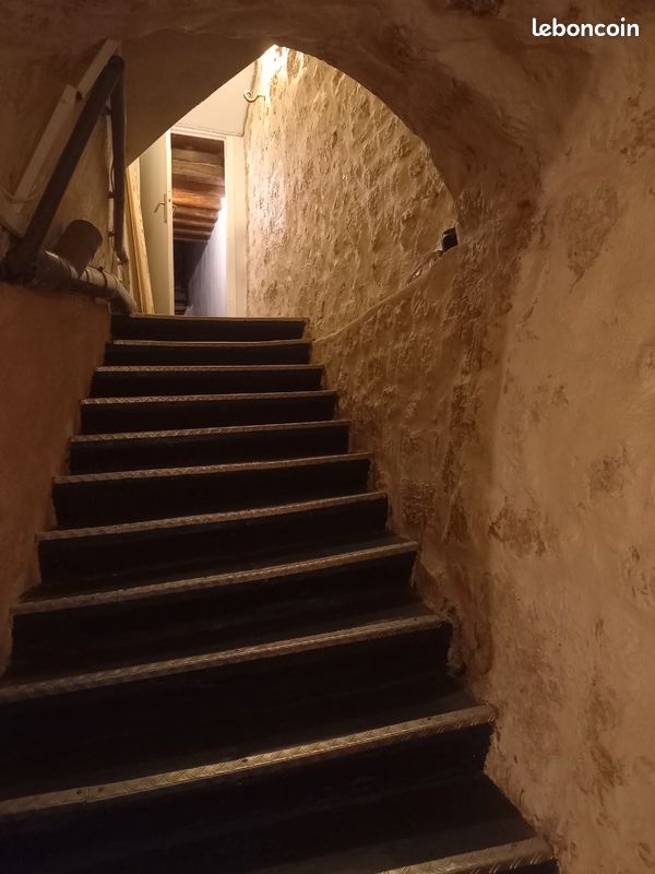Local commercial 6 pièces 160 m² · à Paris · 160 m² · 320 000 €