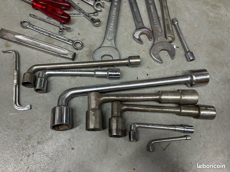 Lot 37 outils Sam (image 3)