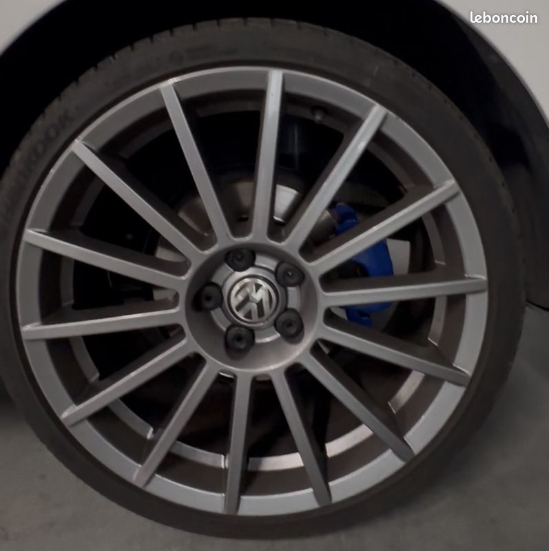 Volkswagen POLO V R WRC 220ch Limited Edition - 1901/2500 / SUIVI VOLKSWAGEN / SIEGES CHAUFFANTS / GPS / BLUETOOTH (image 18)