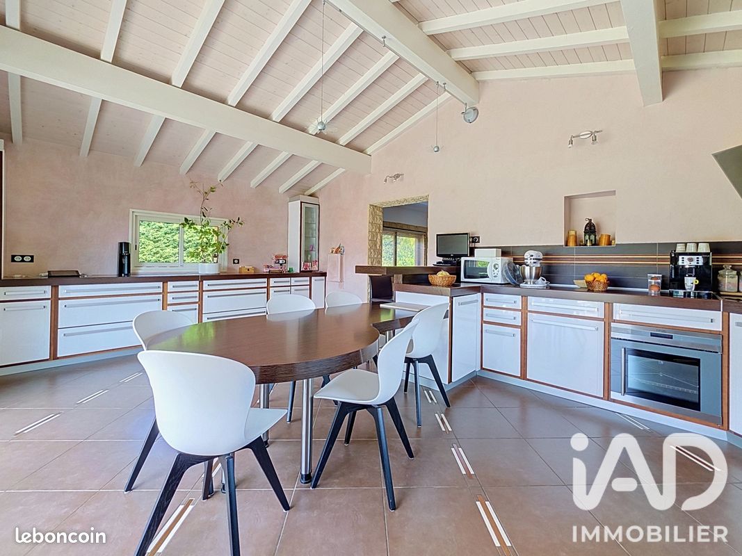 Maison 6 pièces 165 m² · à Arenthon · 165 m² · 780 000 €